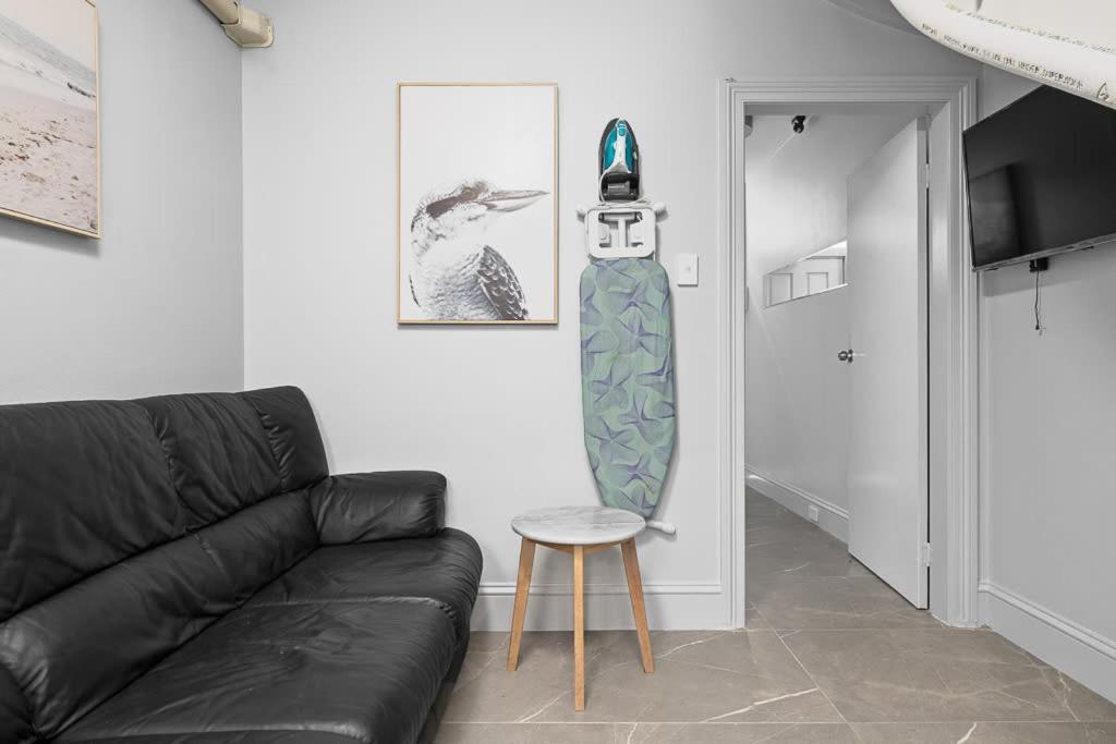 Prime Double - Ac - Seconds To Cbd - Near Uts& Usyd& Darling Harbour& High Rated Restaurants - Shared Bathroom Guest house